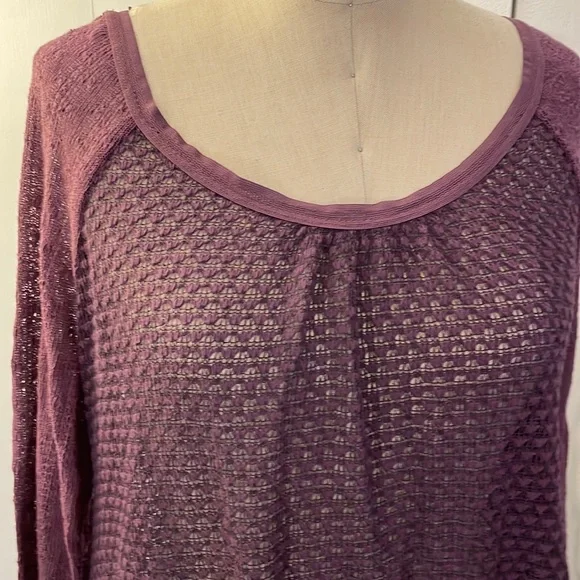 Jessica Simpson long sleeve see through wide neck lightweight sweater - Picture 2 of 7